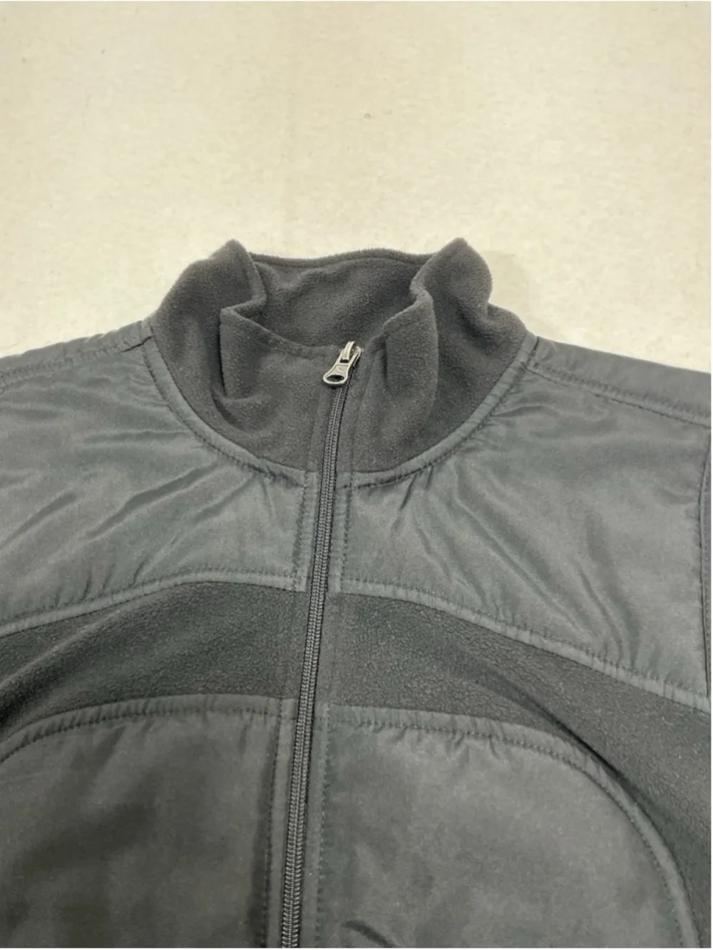 Womans Excellent Tek Gear Full Zip Vest Medium Black Woven Knit